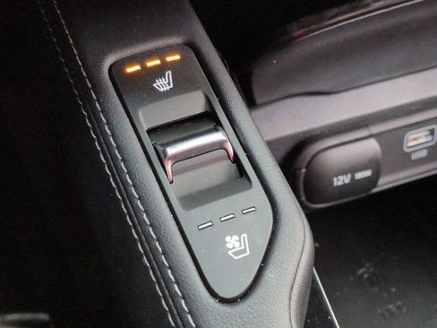 Used 2025 Kia Telluride SX w/ SX Captain's Chair Package FWD image 23