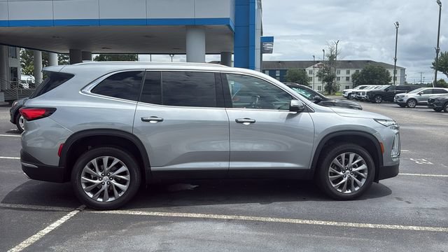 Used 2025 Buick Enclave Preferred FWD image 8