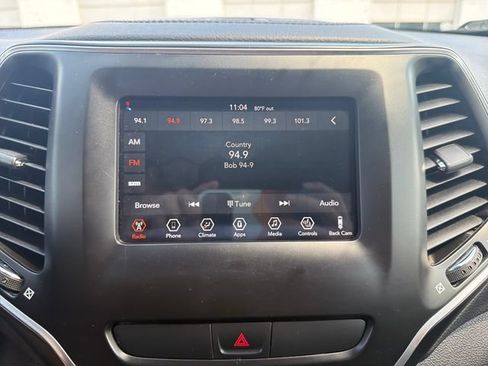 Used 2020 Jeep Cherokee Latitude AWD/4WD image 19