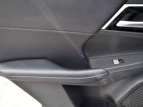 Used 2023 Mitsubishi Outlander LE image 11