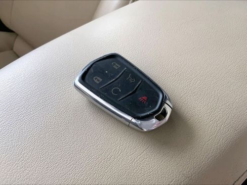 Used 2017 Cadillac XT5 FWD image 15