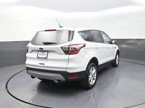 Used 2017 Ford Escape SE AWD/4WD image 10