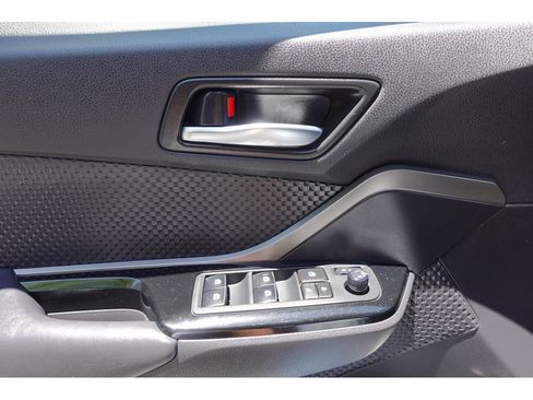 Used 2019 Toyota C-HR XLE FWD image 12