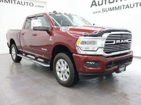 Used 2024 RAM 2500 Laramie AWD/4WD image 2