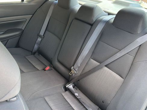 Used 2025 Nissan Altima 2.5 SV FWD image 30