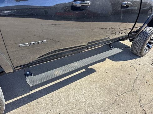 Used 2020 RAM 2500 Laramie w/ Night Edition image 16