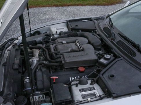 Used 2001 Jaguar XK8 Convertible image 24