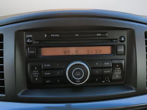 Used 2011 Nissan Quest S image 20