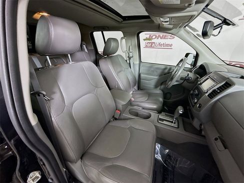 Used 2019 Nissan Frontier SL image 32