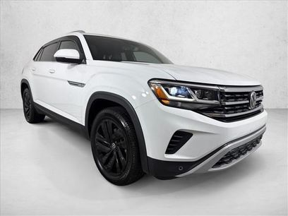 Used 2022 Volkswagen Atlas Cross Sport SE w/ Black Wheel Package