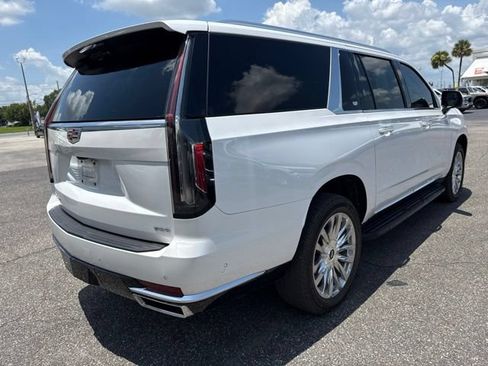 Used 2022 Cadillac Escalade ESV Premium Luxury AWD/4WD image 6