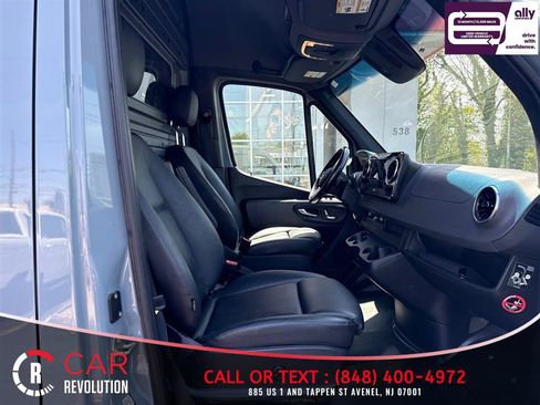 Used 2024 Mercedes-Benz Sprinter 2500 image 38