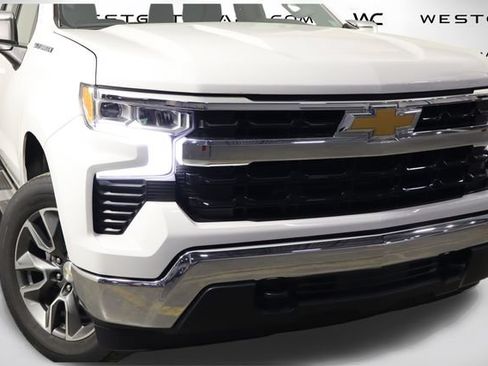 Used 2023 Chevrolet Silverado 1500 LT AWD/4WD image 44