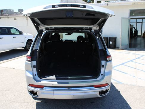 Used 2021 Jeep Grand Cherokee L Overland AWD/4WD image 12