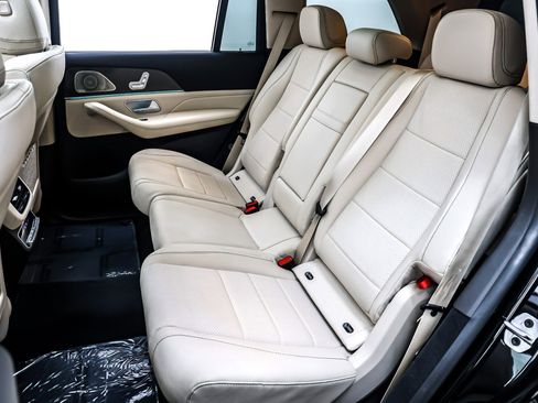 Certified 2023 Mercedes-Benz GLS 450 4MATIC image 9