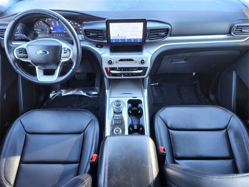 Certified 2022 Ford Explorer XLT w/ Equipment Group 202A image 12