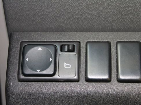 Used 2009 Nissan Xterra S image 18