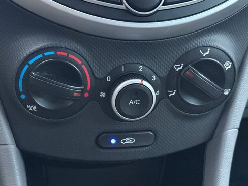 Used 2012 Hyundai Accent GS image 20