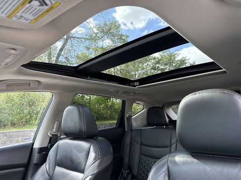 Used 2023 Nissan Murano Platinum w/ Cargo Package image 9