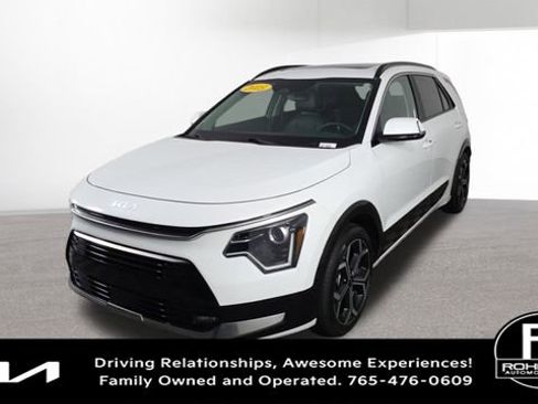 Certified 2025 Kia Niro EX Touring image 4