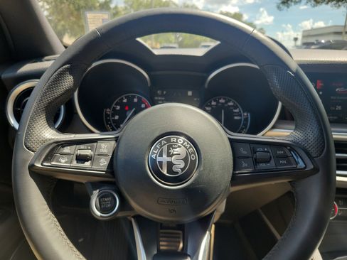 Used 2023 Alfa Romeo Stelvio Ti w/ Active Assist Plus Package AWD/4WD image 17