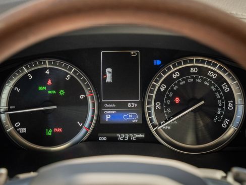 Used 2020 Lexus LX 570 4WD w/ Luxury Package image 36