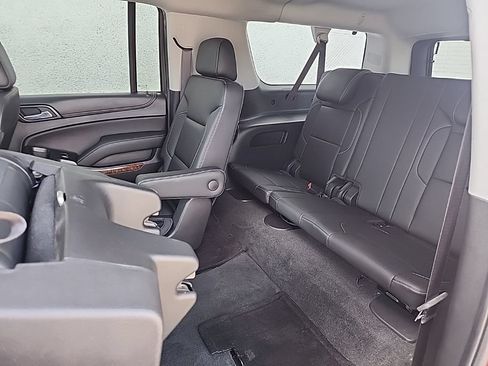 Used 2018 Chevrolet Suburban Premier AWD/4WD image 24