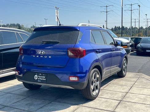 Used 2023 Hyundai Venue Limited w/ Cargo Package FWD image 5