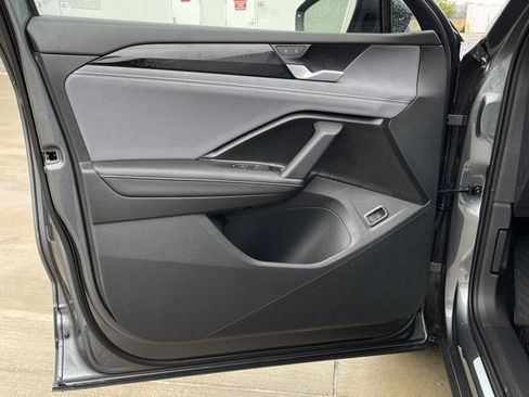 New 2026 Volkswagen Tiguan SE image 9