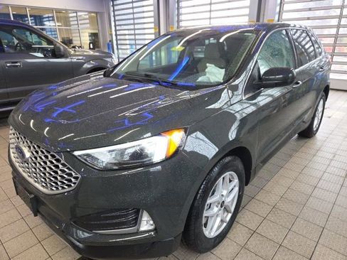 Used 2024 Ford Edge SEL w/ Convenience Package AWD/4WD image 2