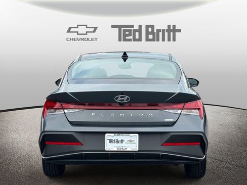 Used 2026 Hyundai Elantra Hybrid FWD image 5