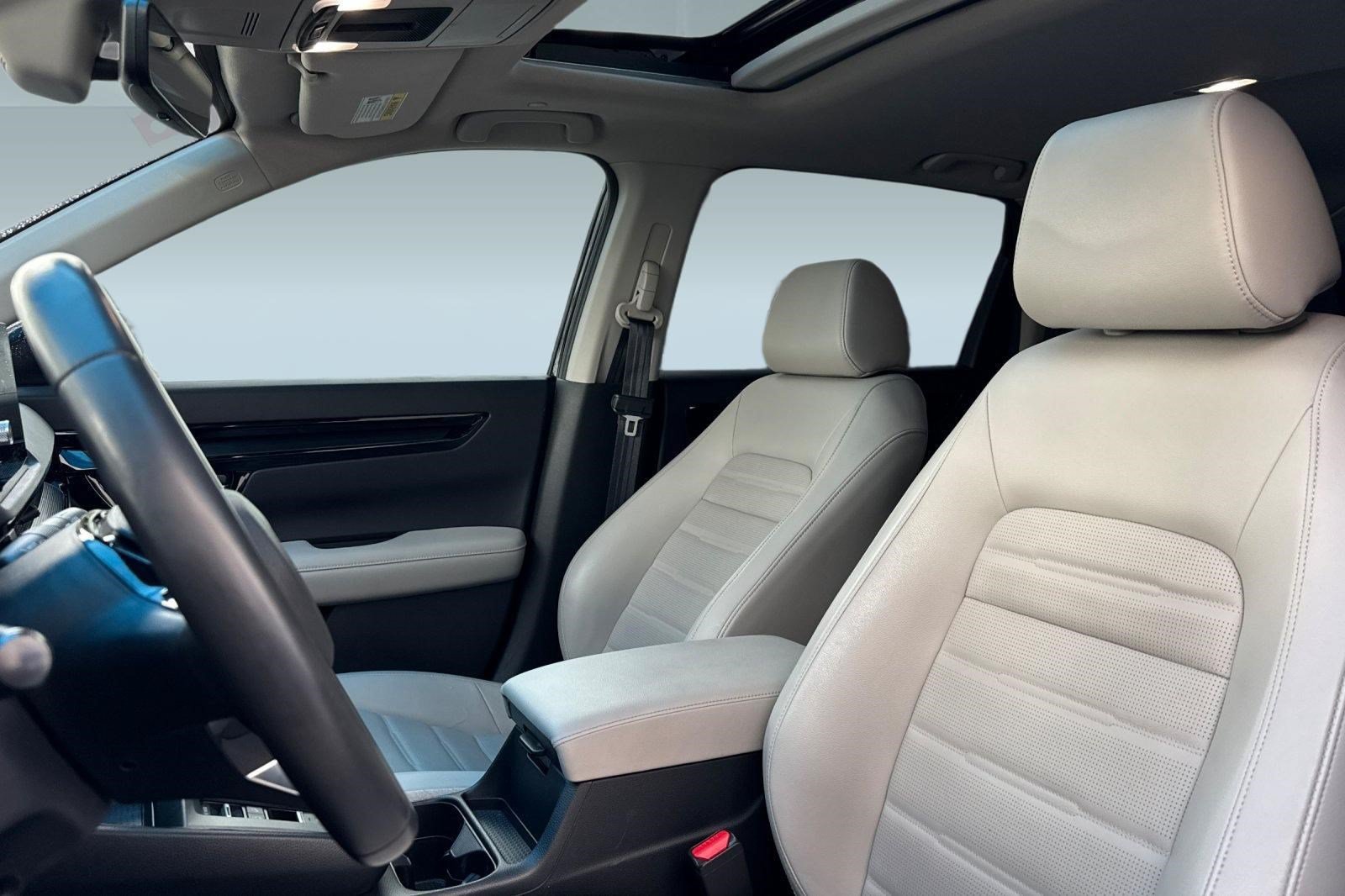 Used 2025 Honda CR-V EX-L image 5