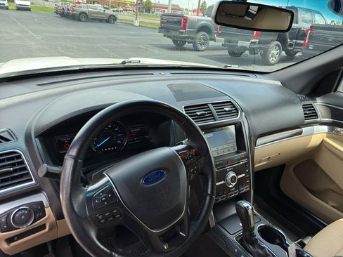 Used 2017 Ford Explorer Limited AWD/4WD image 14