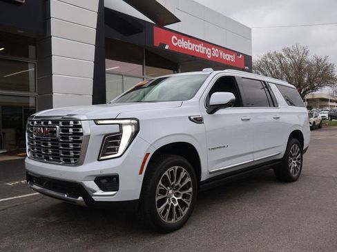 New 2026 GMC Yukon XL Denali w/ Sun & Power Step Package AWD/4WD image 3
