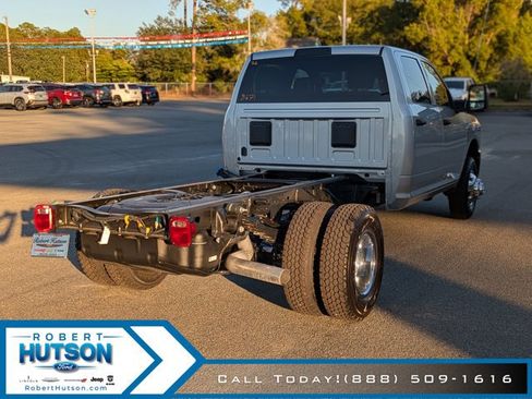 New 2026 RAM 3500 Tradesman w/ Chrome Appearance Group A AWD/4WD image 7