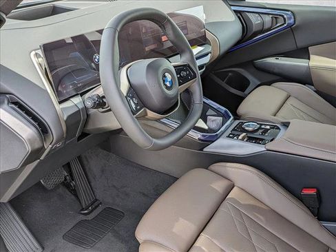 Used 2025 BMW X3 xDrive30i w/ Premium Package AWD/4WD image 3