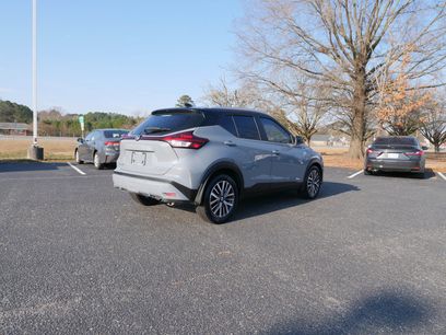 Used 2021 Nissan Kicks SV