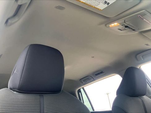 Used 2024 Toyota Highlander LE AWD/4WD image 15