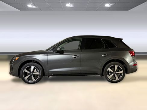 Used 2023 Audi Q5 2.0T Premium Plus w/ Premium Plus Package AWD/4WD image 2