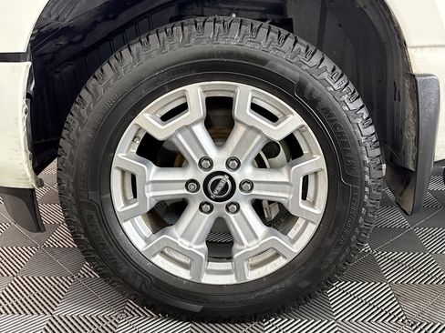 Used 2023 Nissan Titan SV w/ SV Convenience Package image 36