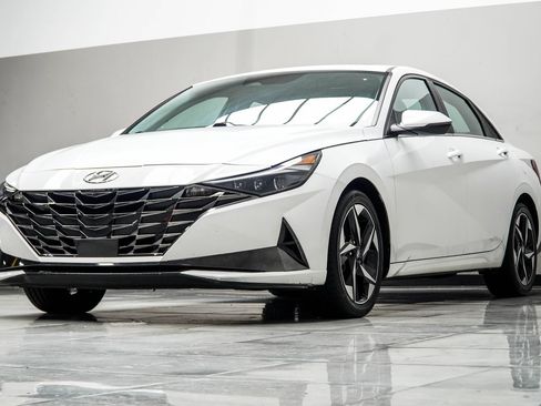 Used 2021 Hyundai Elantra Limited FWD image 8