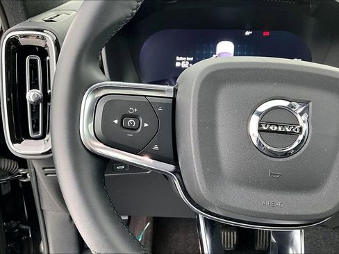Used 2024 Volvo XC40 Recharge Ultimate w/ Protection Package Premier image 26