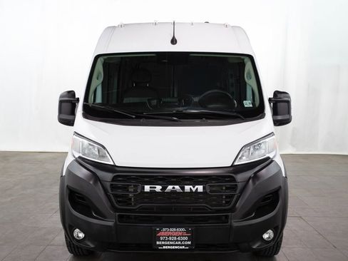 Used 2025 RAM ProMaster 2500 w/ Convenience Group FWD image 2