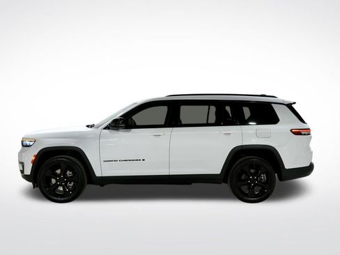 Used 2023 Jeep Grand Cherokee L Limited w/ Black Appearance Package image 6