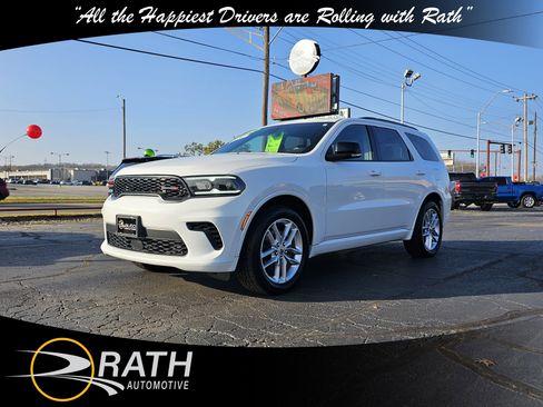 Used 2024 Dodge Durango GT image 1
