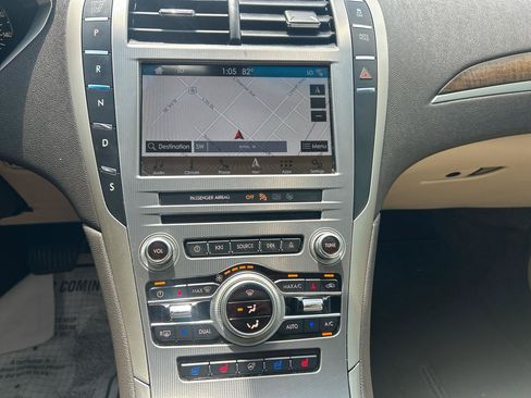 Used 2017 Lincoln MKZ Reserve w/ Climate Package AWD/4WD image 19