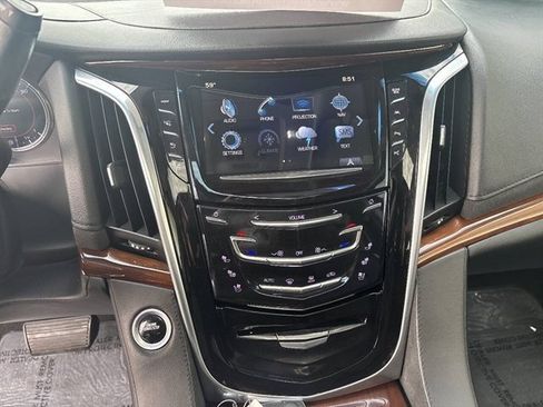 Used 2019 Cadillac Escalade ESV Luxury image 6