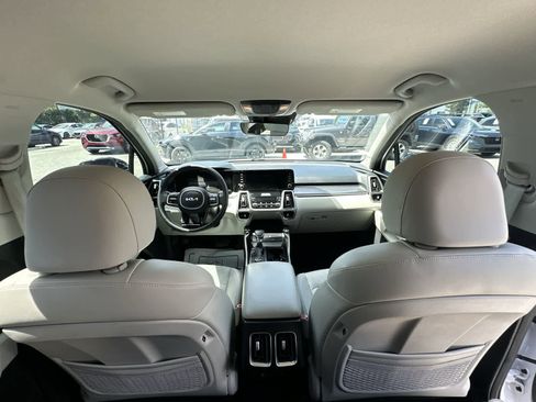 Used 2022 Kia Sorento S FWD image 17