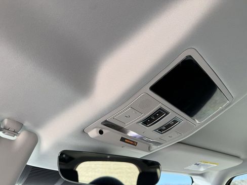 New 2026 Land Rover Defender 110 S image 25