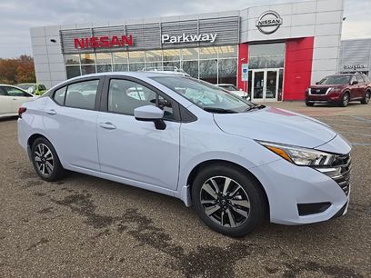 New 2025 Nissan Versa SV w/ Trunk Package